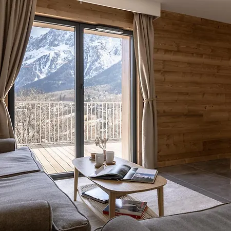 Leo - 2br, Modern, Lift Access, Mountain Views *