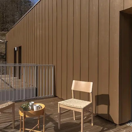 Apartment Leo - 2br, Modern, Lift Access, Mountain Views